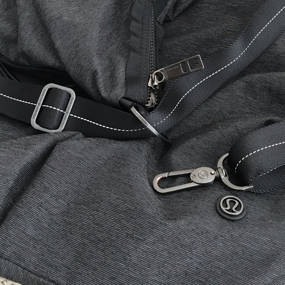 Lululemon Convertible Bag - Picture 4 of 8
